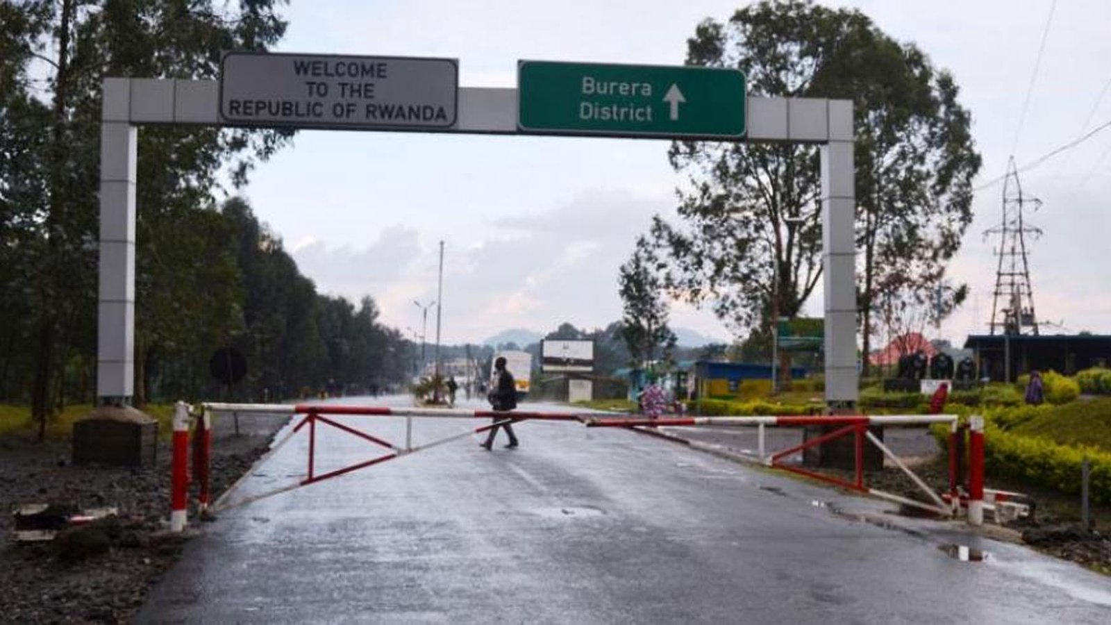 Best Border Crossing Tips for Rwanda and Uganda